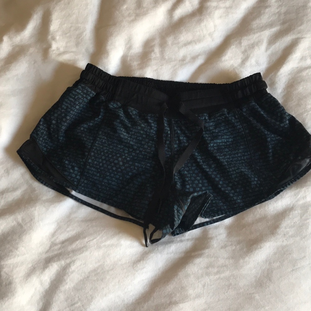 Like new lululemon hotty hot shorts size 10